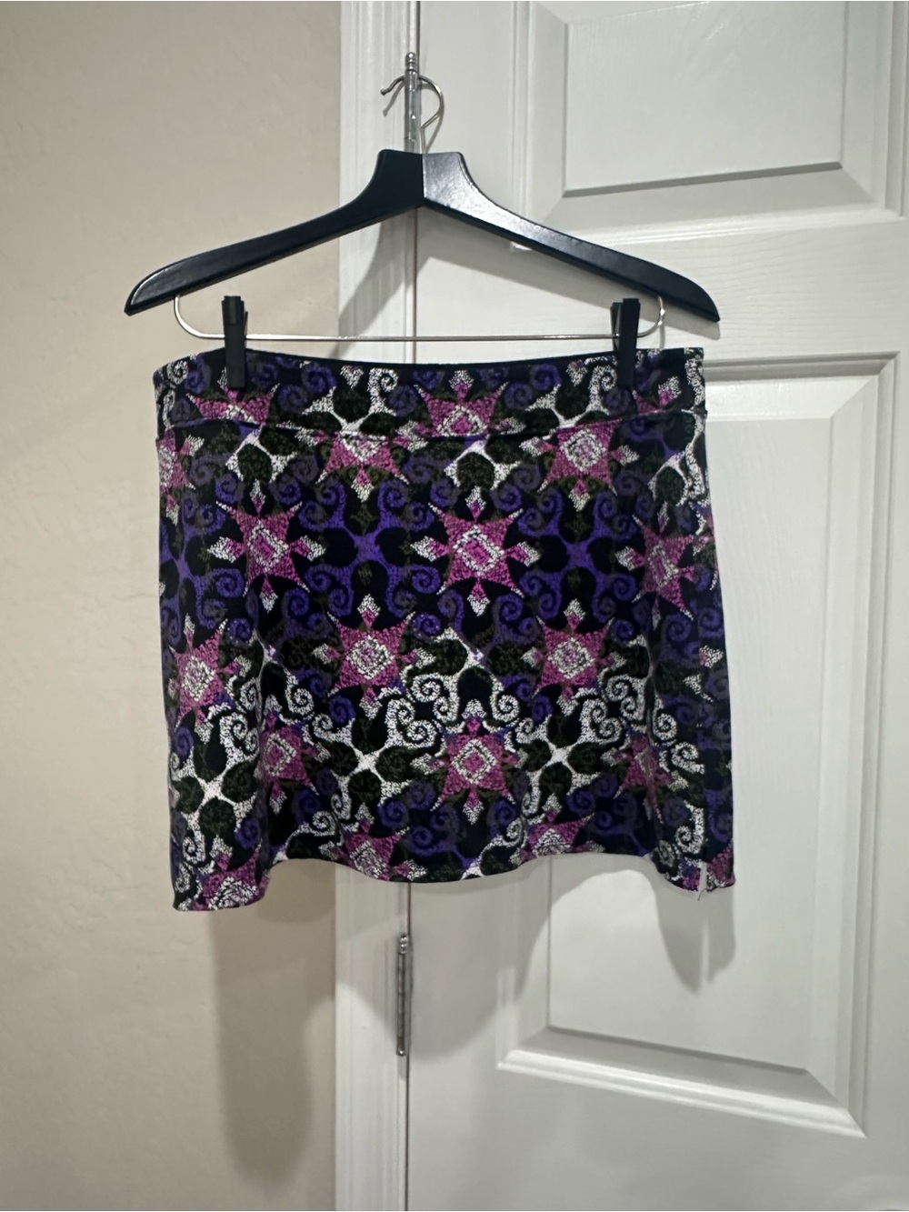 Tranquility Purple & Black Patterned Women's Mini Skirt w/shorts Large